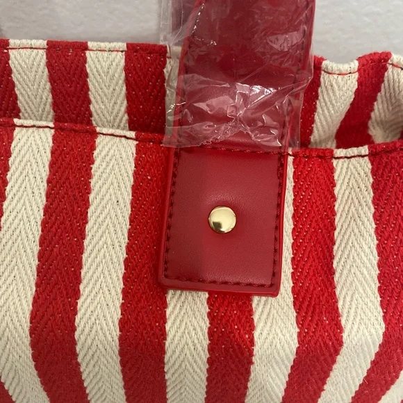 Moda Luxe Red & Cream Striped Canvas Zip Tote Travel Beach Overnight Bag Purse - Picture 2 of 7